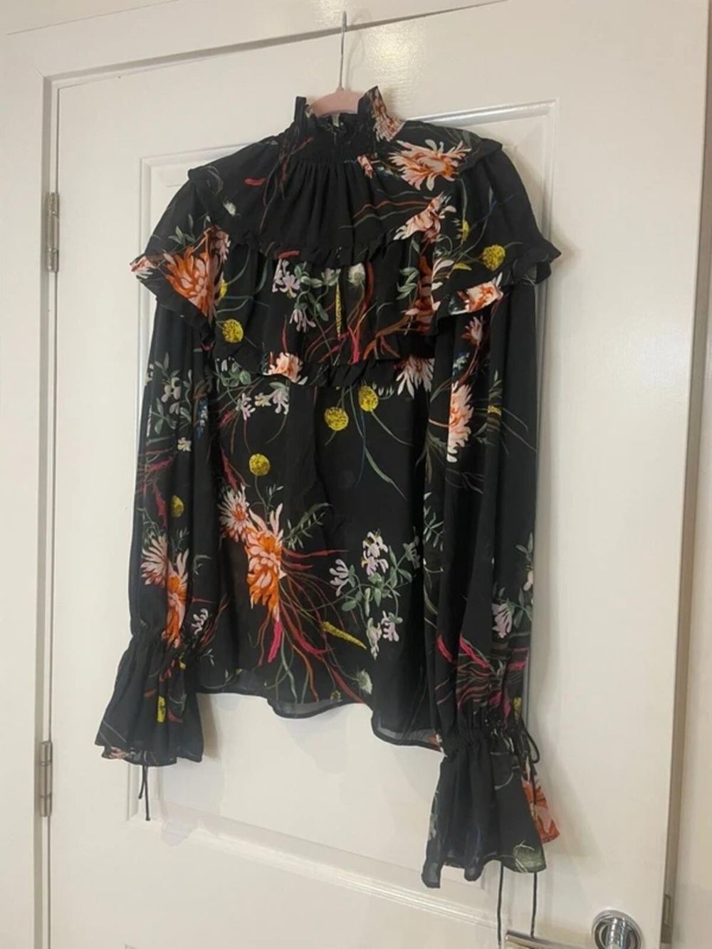 H &!M Floral Ruffle High-Neck Blouse - Black